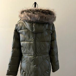 Columbia Women's Down Jacket - Large